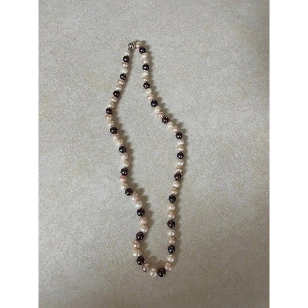 Genuine freshwater pearl necklace magnetic clasp